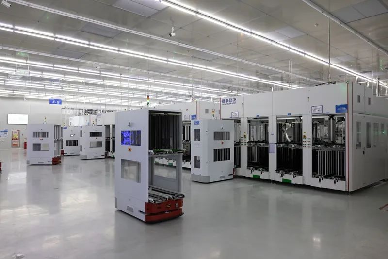 N型电池技术革命与数据科技服务 谁将引领未来能源新航向？